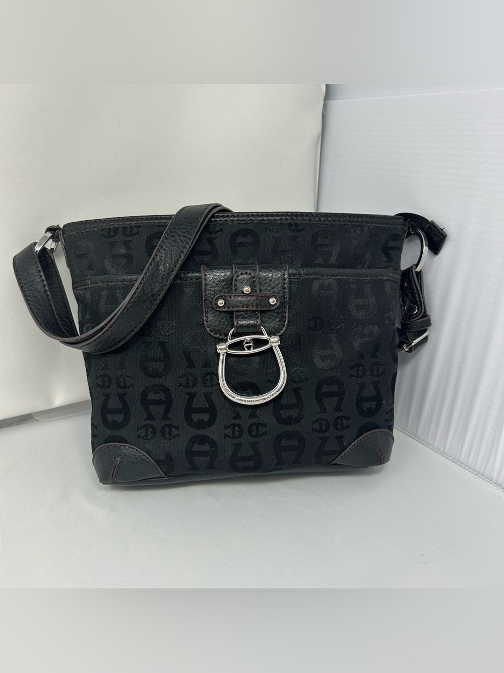 VTG Y2K Etienne Aigner crossbody bag signature monogram horseshoe jacquard black